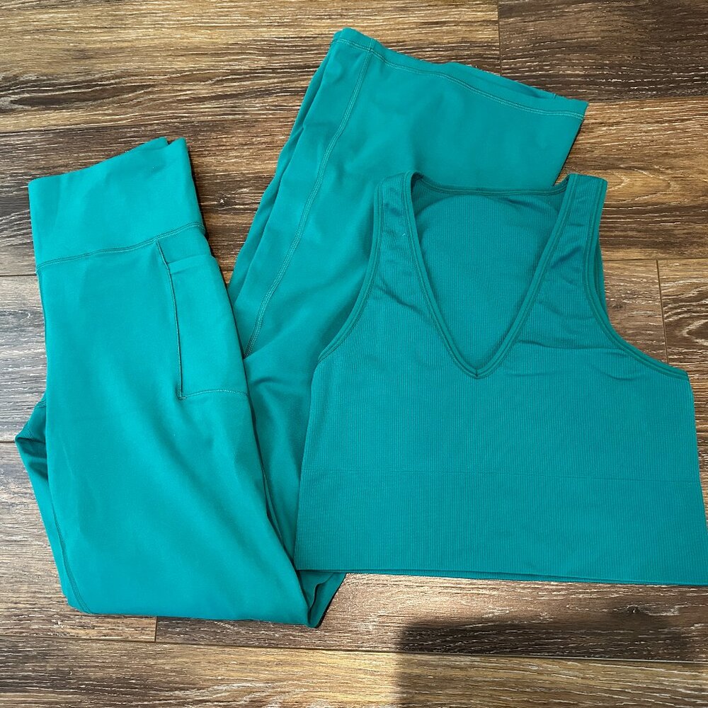 Athleta Emerald Green Stash Flare and Crop Bundle